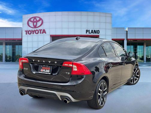 Onyx Black Metallic 2018 Volvo S60 T5 Dynamic