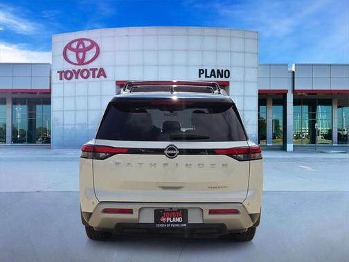 2024 Nissan Pathfinder Platinum FWD