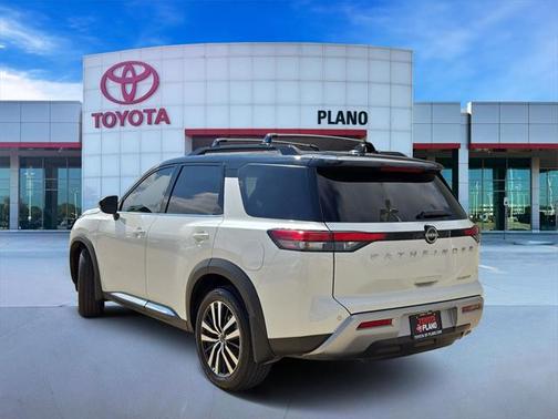 2024 Nissan Pathfinder Platinum FWD