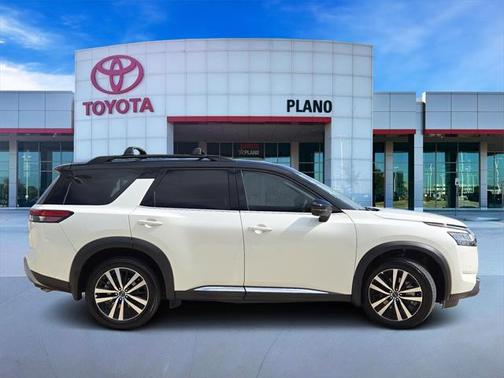 2024 Nissan Pathfinder Platinum FWD
