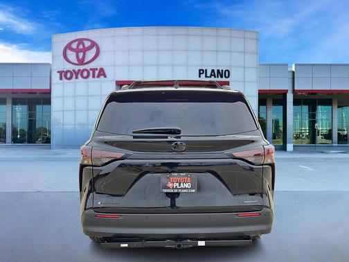 2026 Toyota Sienna Woodland Edition