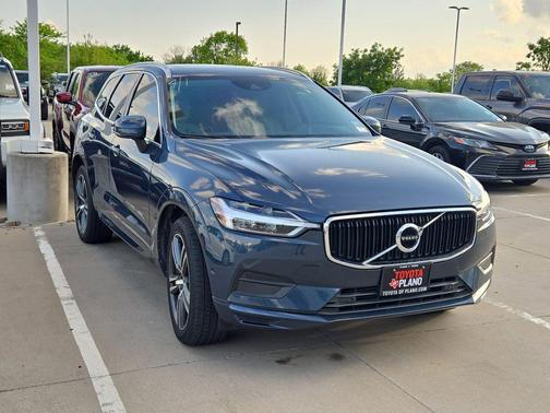 Denim Blue Metallic 2019 Volvo XC60 T5 Momentum