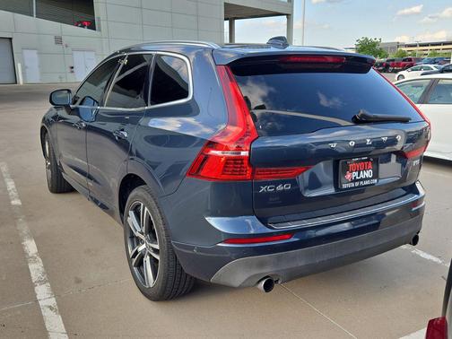 Denim Blue Metallic 2019 Volvo XC60 T5 Momentum