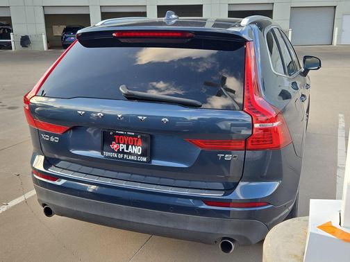 Denim Blue Metallic 2019 Volvo XC60 T5 Momentum