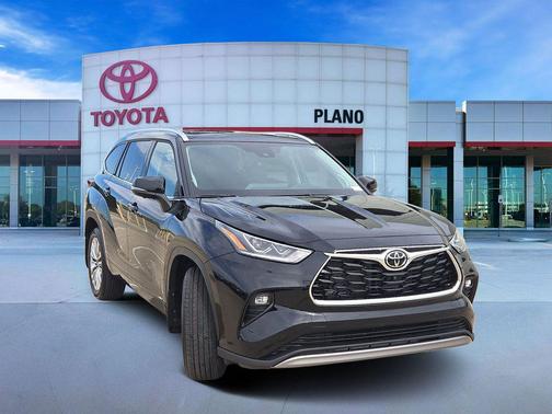 Midnight Black Metallic 2026 Toyota Highlander Hybrid Platinum