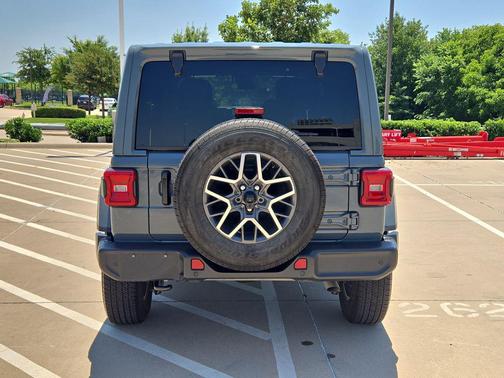 Anvil Clear Coat 2024 Jeep Wrangler 4-Door Sahara 4x4