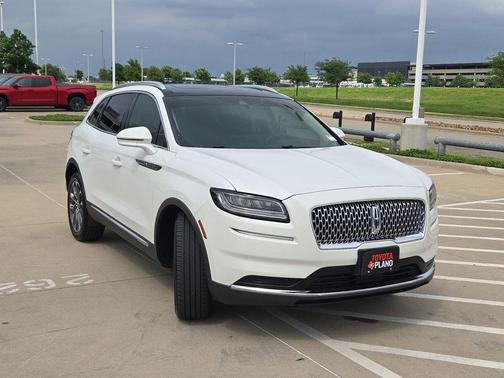 Pristine White Metallic Tri-Coat 2022 Lincoln Nautilus Reserve