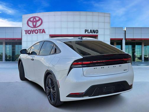 Wind Chill Pearl 2026 Toyota Prius L