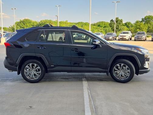 2024 Toyota RAV4 Hybrid XLE Premium