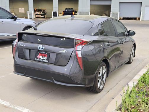 2016 Toyota Prius Three