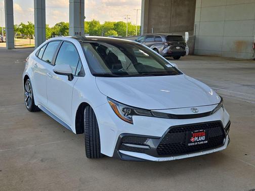 White 2022 Toyota Corolla SE
