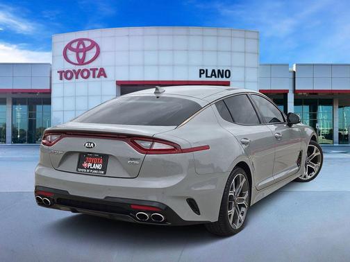 Ceramic Silver 2018 Kia Stinger GT2