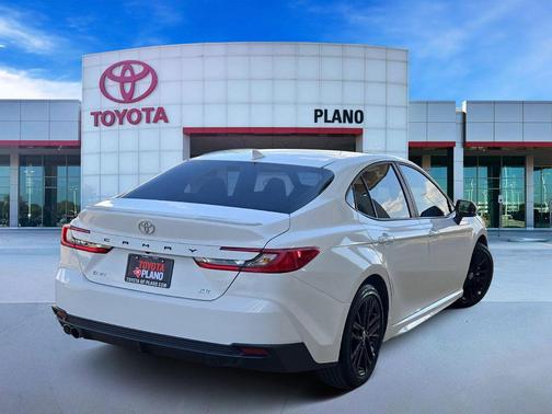 Ice Cap 2025 Toyota Camry SE