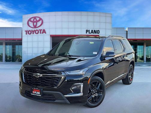 Mosaic Black Metallic 2023 Chevrolet Traverse Premier