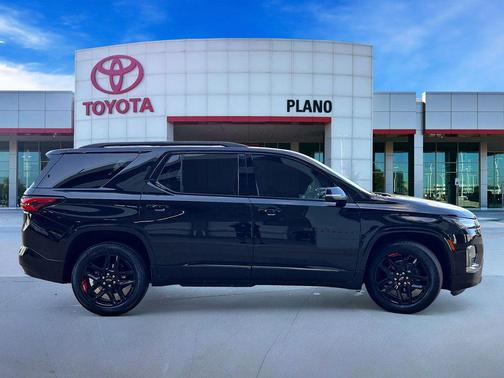 Mosaic Black Metallic 2023 Chevrolet Traverse Premier