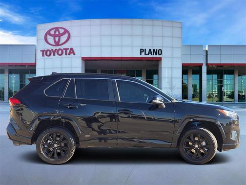 2022 Toyota RAV4 Hybrid SE