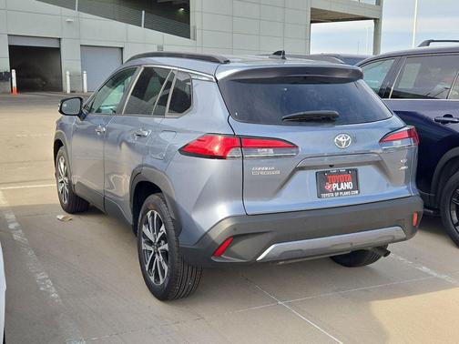 2025 Toyota Corolla Cross XLE