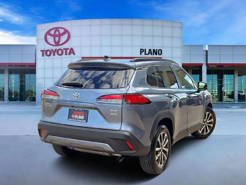 2025 Toyota Corolla Cross XLE