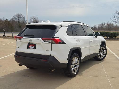 2020 Toyota RAV4 XLE Premium