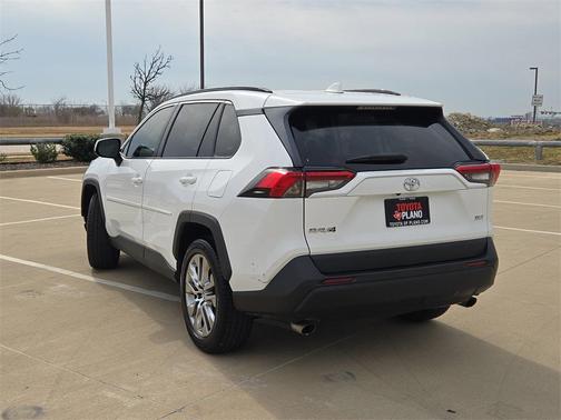 2020 Toyota RAV4 XLE Premium