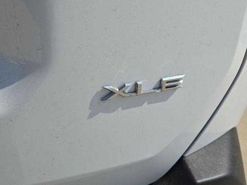 Ice Cap 2026 Toyota RAV4 XLE Premium