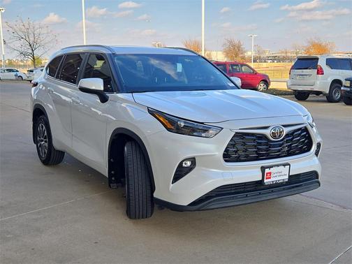 2024 Toyota Highlander XLE