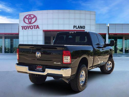 Diamond Black Crystal Pearlcoat 2024 RAM 2500 Tradesman Crew Cab 4x4 6'4' Box