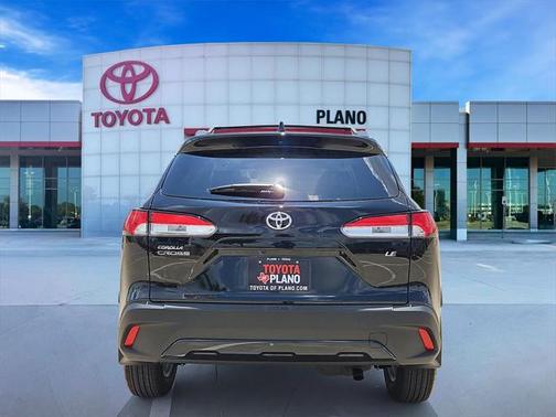 2025 Toyota Corolla Cross LE