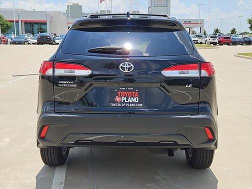 2025 Toyota Corolla Cross LE