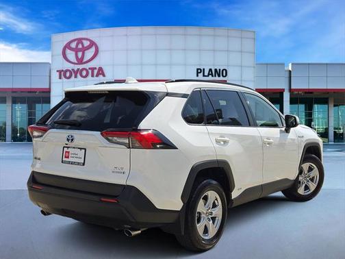2020 Toyota RAV4 Hybrid XLE