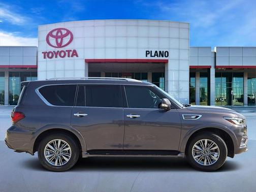 2022 INFINITI QX80 Luxe