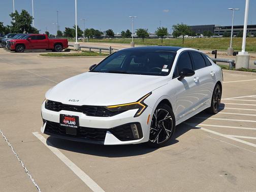 Snow White Pearl 2025 Kia K5 GT-Line