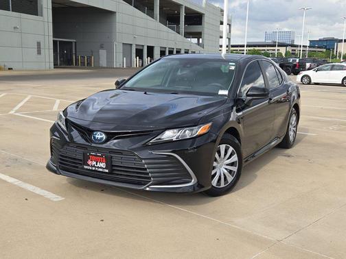 Midnight Black Metallic 2021 Toyota Camry LE