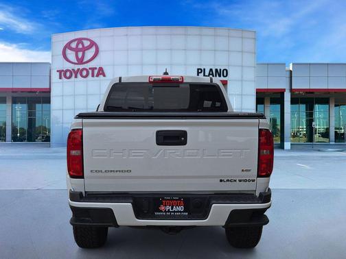 Summit White 2022 Chevrolet Colorado LT