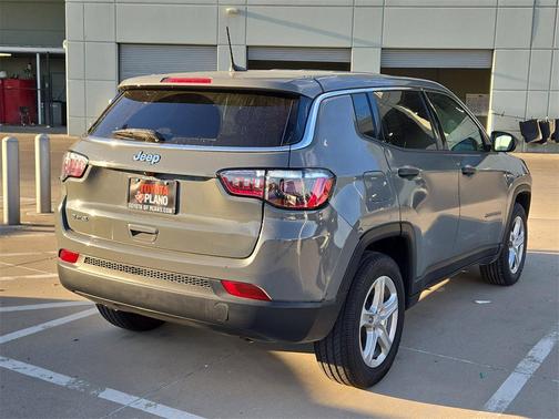 2023 Jeep Compass Sport