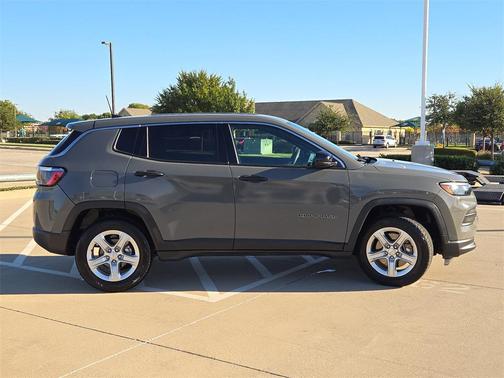 2023 Jeep Compass Sport