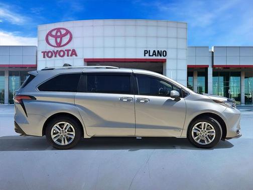 2021 Toyota Sienna Limited 7-Passenger