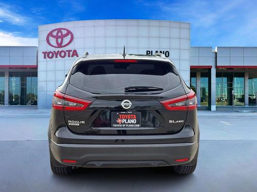 Magnetic Black Pearl 2021 Nissan Rogue Sport SL