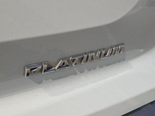 Pearl White Tricoat 2023 Nissan Pathfinder Platinum FWD