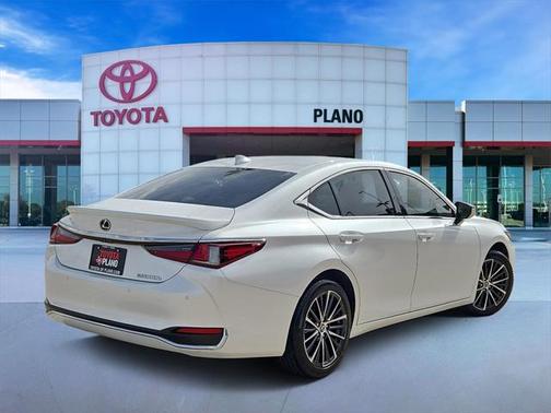 2024 Lexus ES 300h Premium