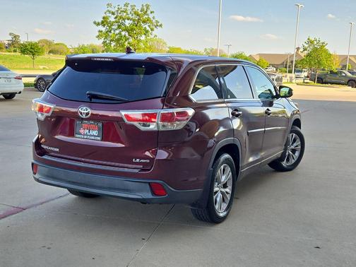 Ooh La La Rouge Mica 2016 Toyota Highlander LE Plus