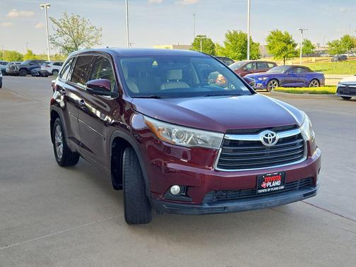 Ooh La La Rouge Mica 2016 Toyota Highlander LE Plus