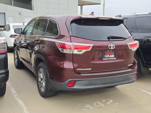 Ooh La La Rouge Mica 2016 Toyota Highlander LE Plus