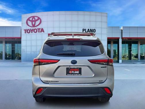 2023 Toyota Highlander Hybrid XLE