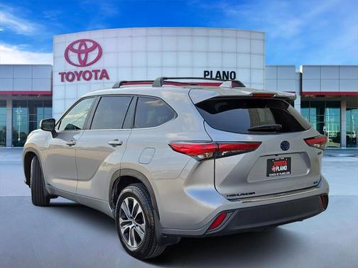 2023 Toyota Highlander Hybrid XLE