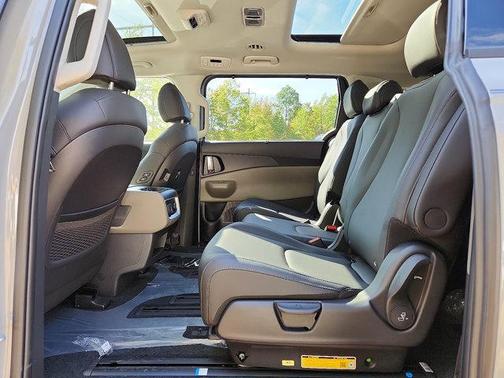 2026 Kia Carnival Hybrid SX