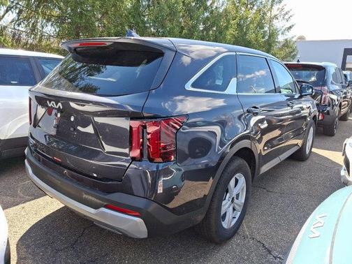2025 Kia Sorento LX