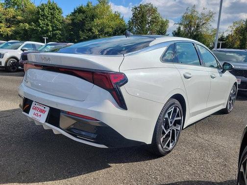 2025 Kia K5 EX