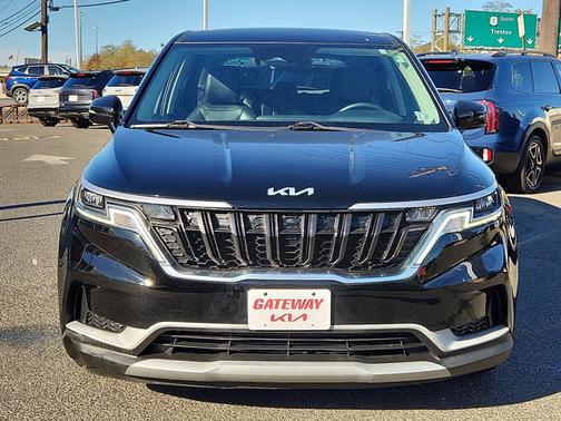 2022 Kia Carnival LXS