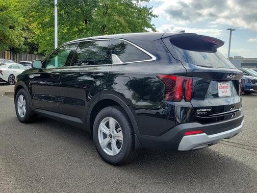 2025 Kia Sorento LX